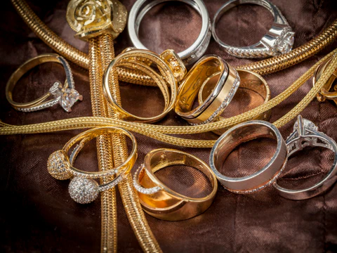 Tips for Wearing Mixed Metals Jewelry